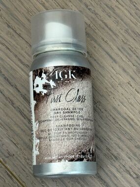 IGK First Class Charcoal Detox Dry Shampoo - Silver